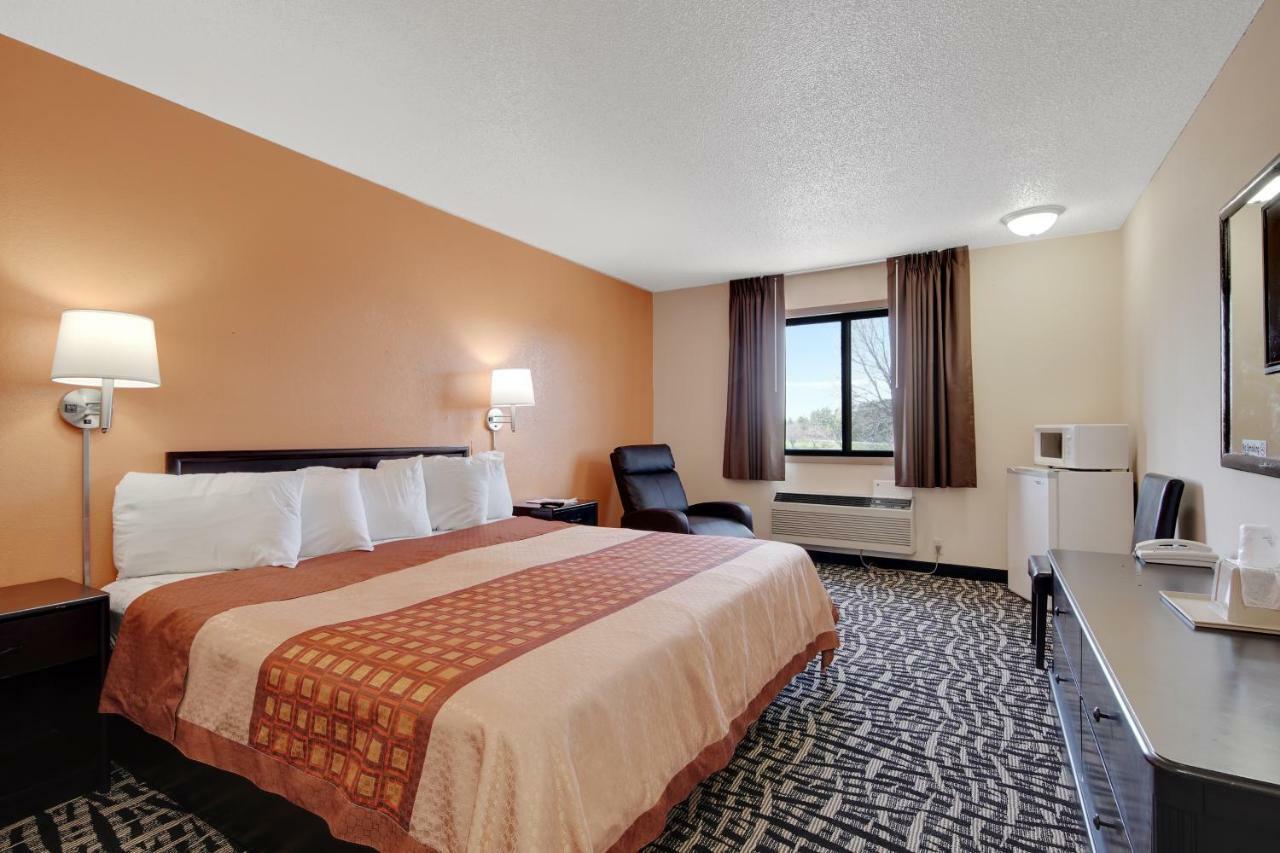 Americas Quality Inn & Suites - Finlayson Εξωτερικό φωτογραφία